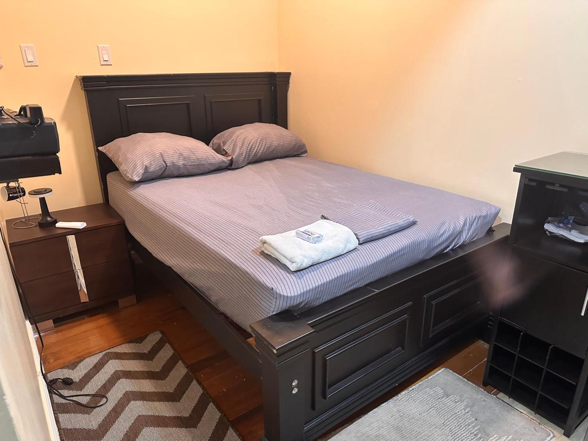 Hollywood Guesthouse 乔治敦 外观 照片
